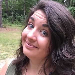 Meet your Posher, Courtney